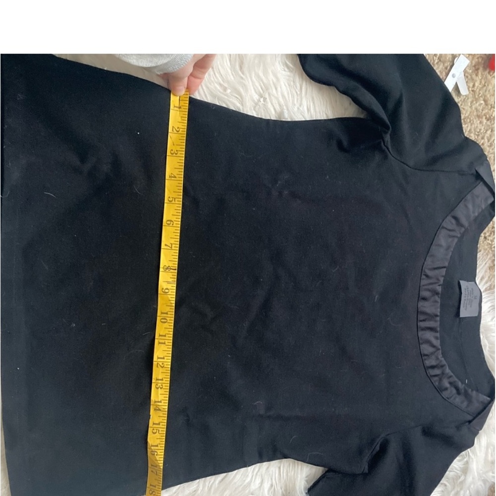 EXCELLENT LIKE NEW! Chanel 3/4 length sleeve Top Beauty Counter Top - Picture 13 of 14